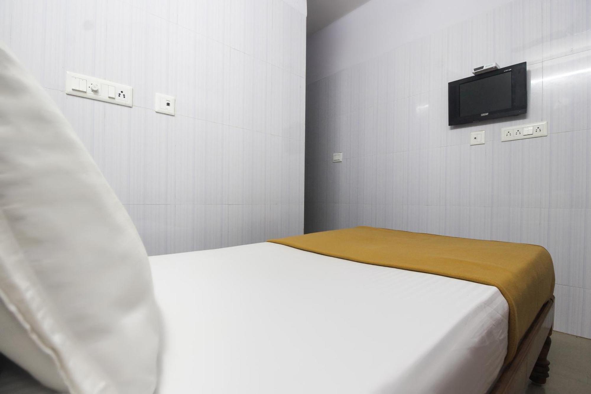 Hotel O Jks Deluxe Lodge Udaiyarpalaiyam Экстерьер фото