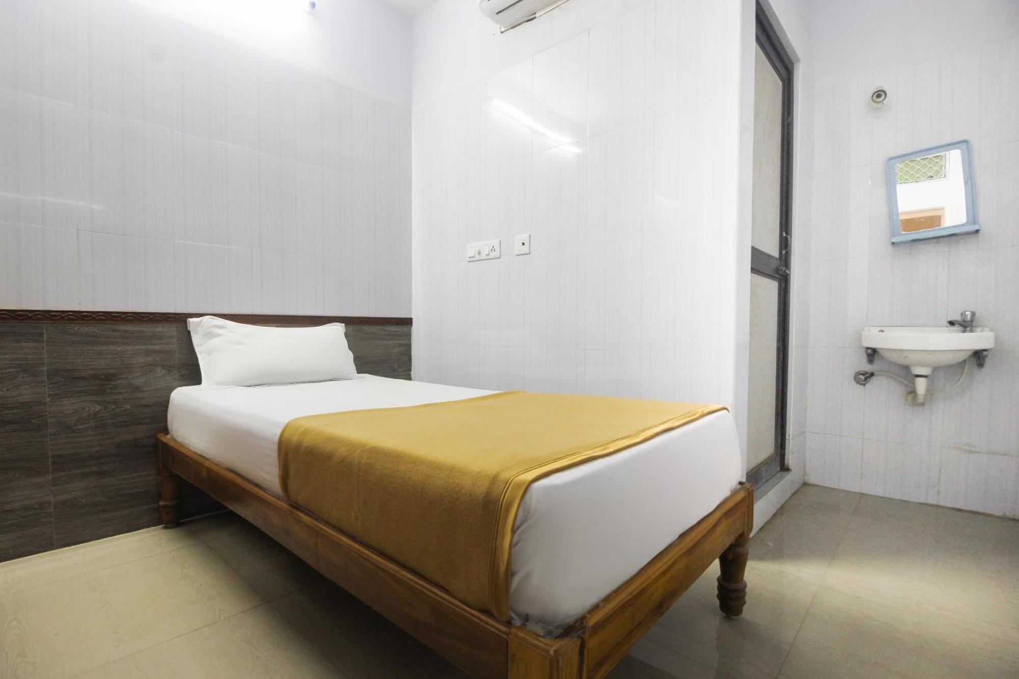 Hotel O Jks Deluxe Lodge Udaiyarpalaiyam Экстерьер фото